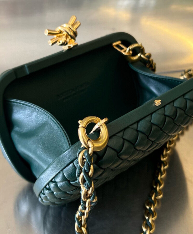 Bottega Veneta Knot With Chain 776662